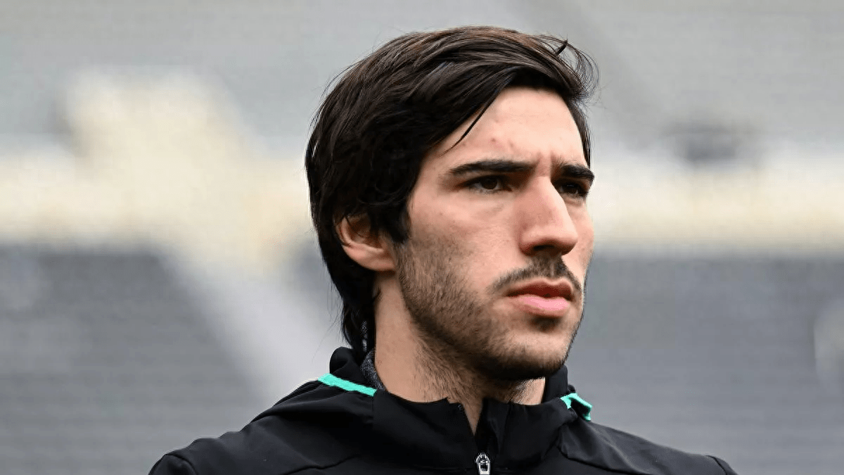 关于土耳其险胜里昂，卡塞米罗三分雨点燃全场的信息