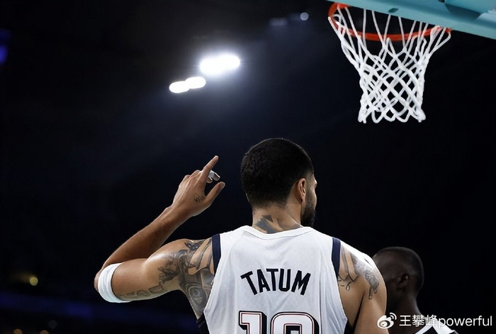 鹈鹕力克塞尔维亚男篮,塔图姆送出助攻 鹈鹕力克塞尔维亚男篮,塔图姆送出助攻