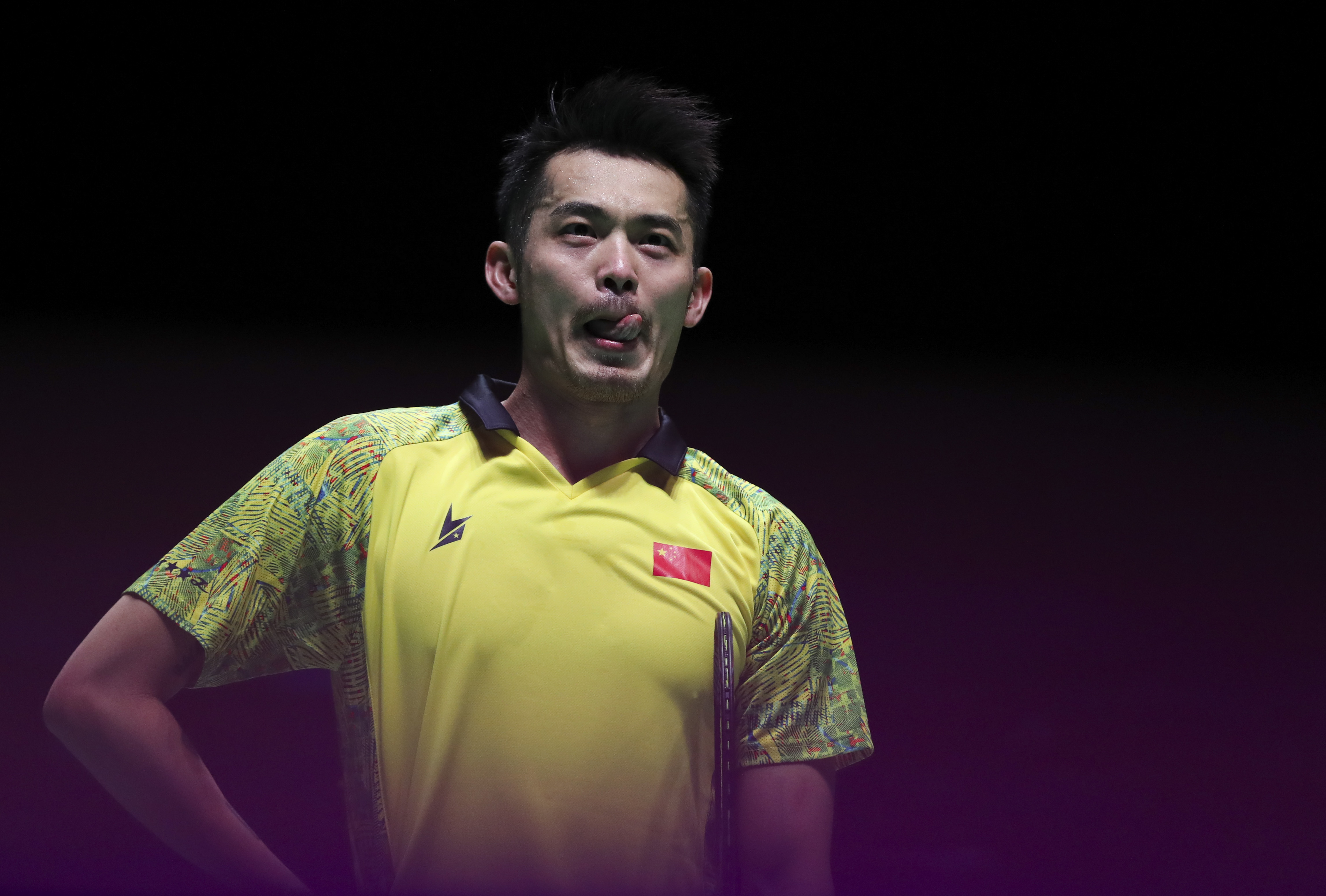 印尼羽毛球队完胜英格兰羽毛球队，林丹高光表现