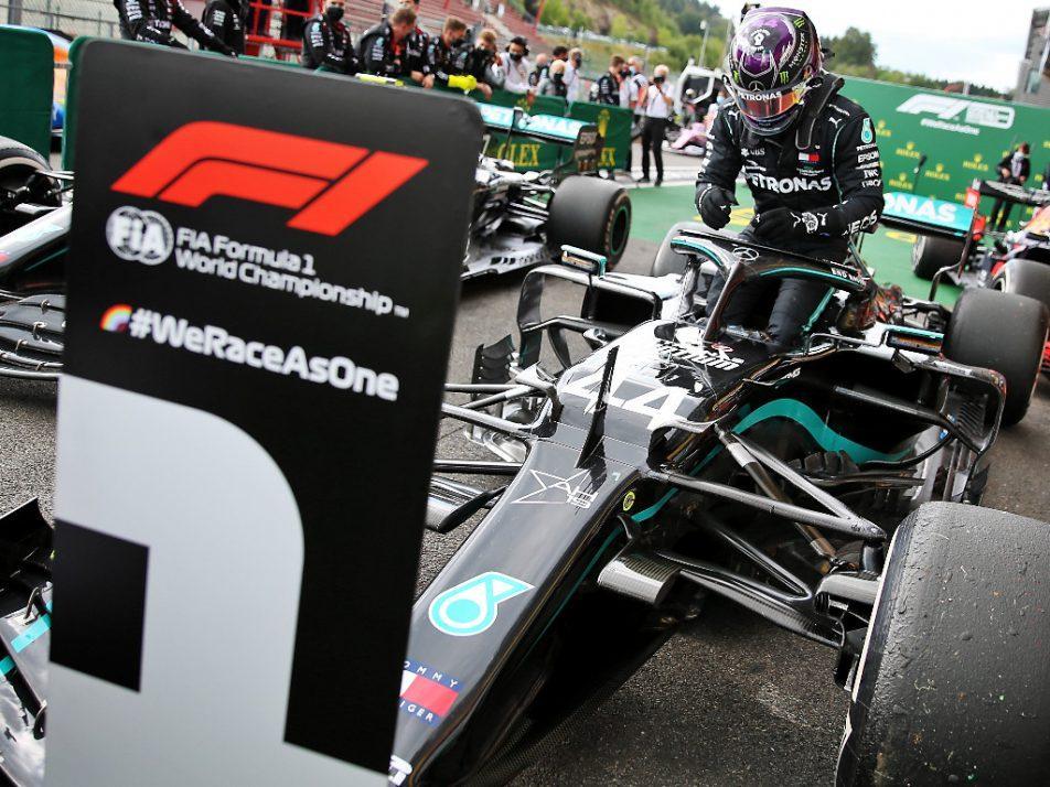 哈斯车队险胜梅赛德斯,塞恩斯扛起全队 哈斯车队险胜梅赛德斯,塞恩斯扛起全队