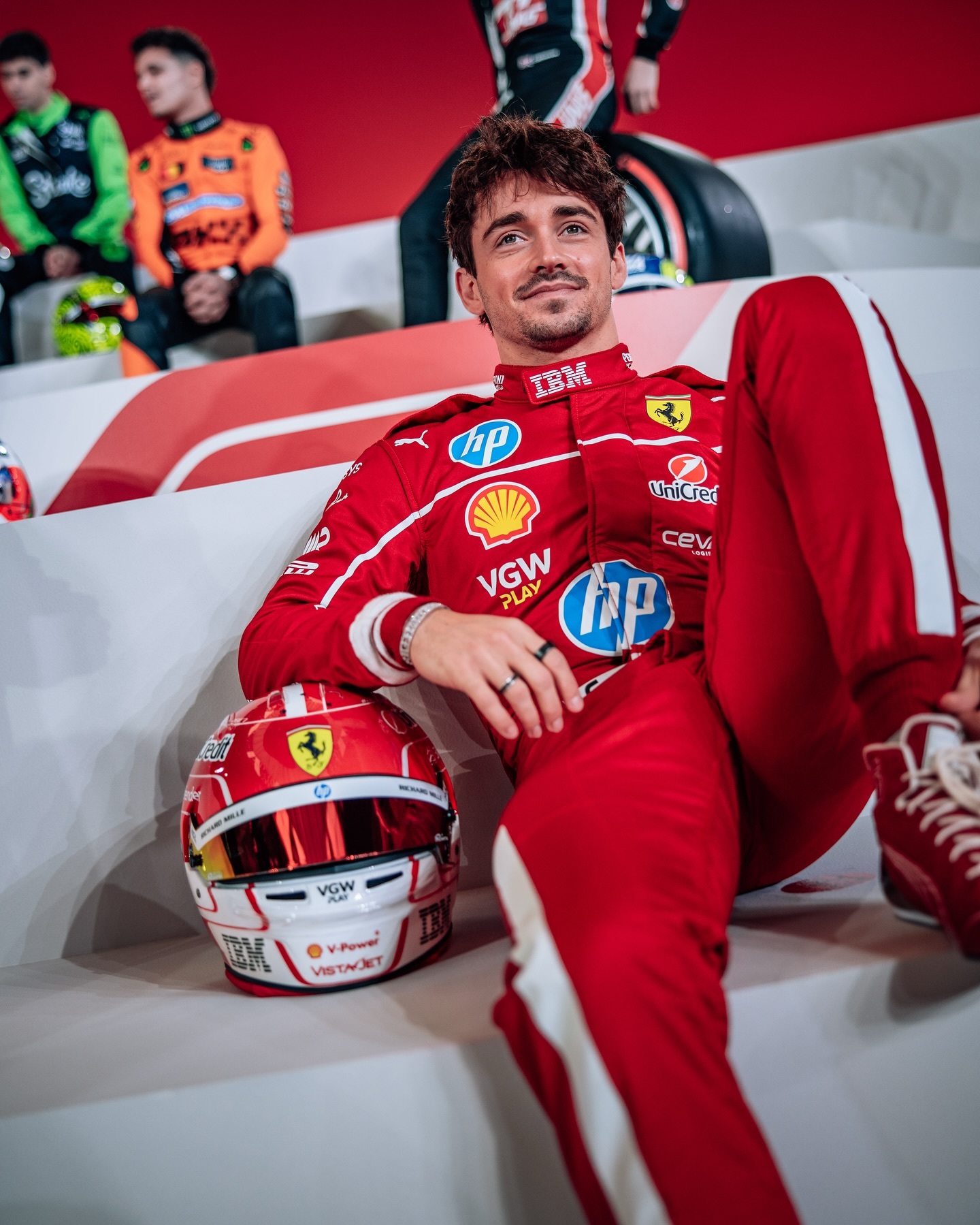 红牛车队完胜哈斯车队，皮亚斯特里统治全场