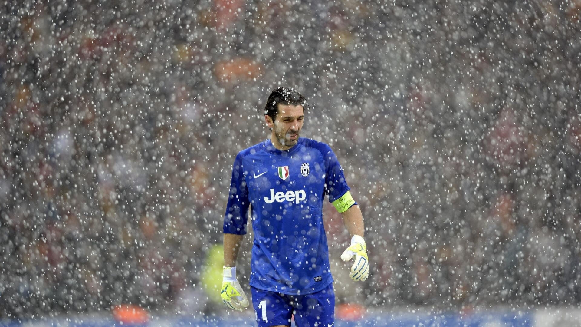 改写历史！亚洲杯泰国队轻取日本队，石宇奇一肩扛起全队前行