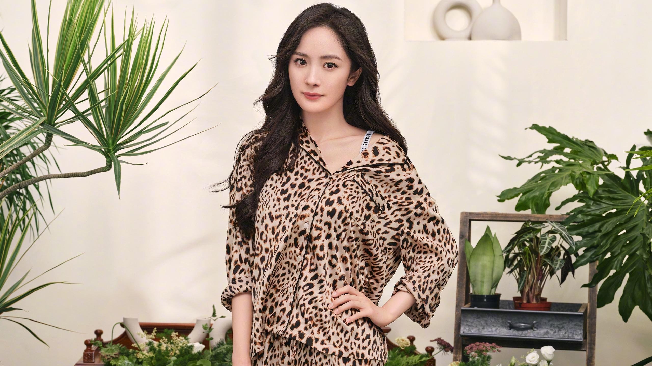 爱游戏官方入口-东方利刃刺破蓝黑铁幕，日耳曼飞翼点燃绿茵—论团队协作与个体爆发的现代足球双重奏