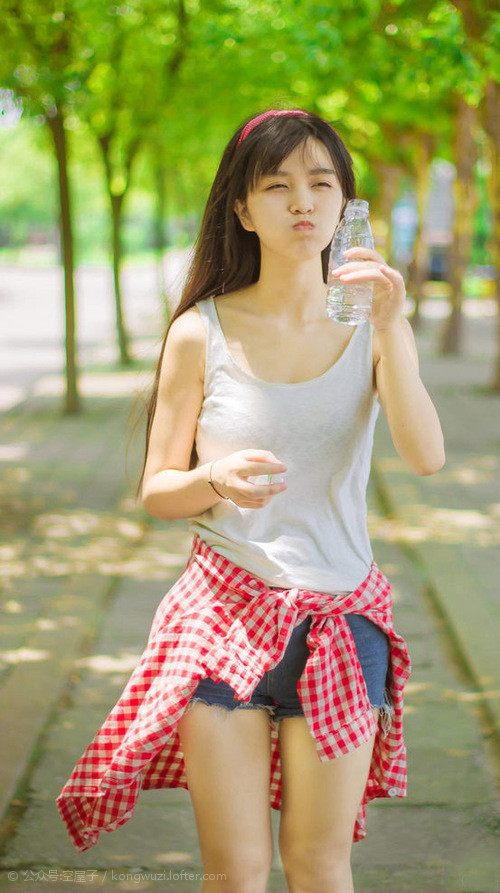 次元破壁！上海大鲨鱼时空裂缝降临NBA，王朝活塞竟成最强试金石