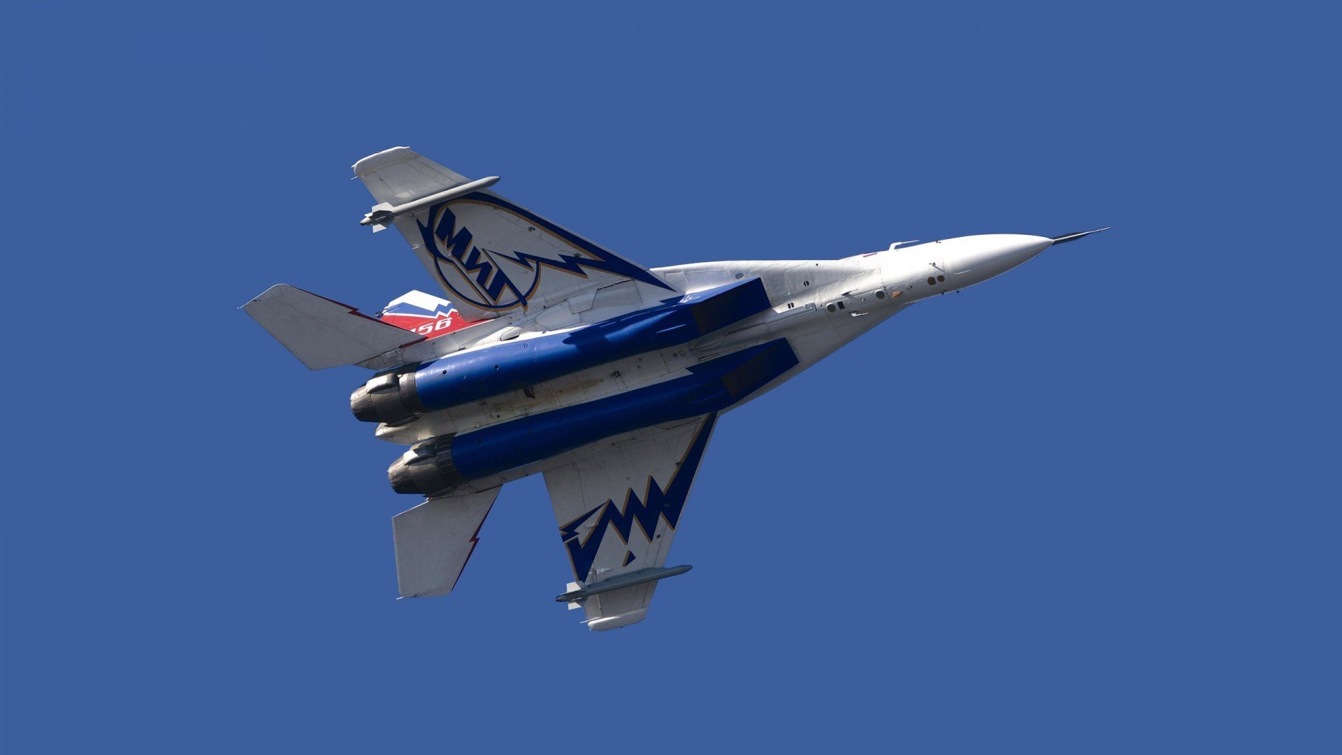 铁爪重绘北境版图，爱德华兹的怒吼与密尔沃基的寂静