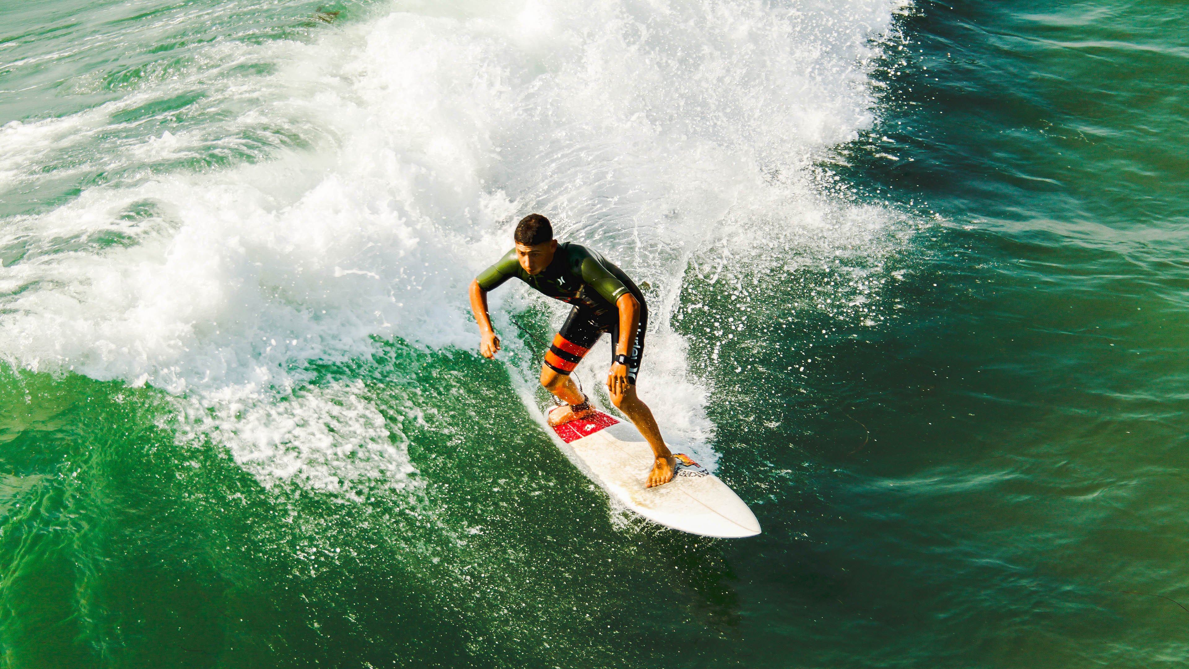 钢铁之膝撕裂红蓝防线,德布劳内一剑封喉诠释何为关键先生