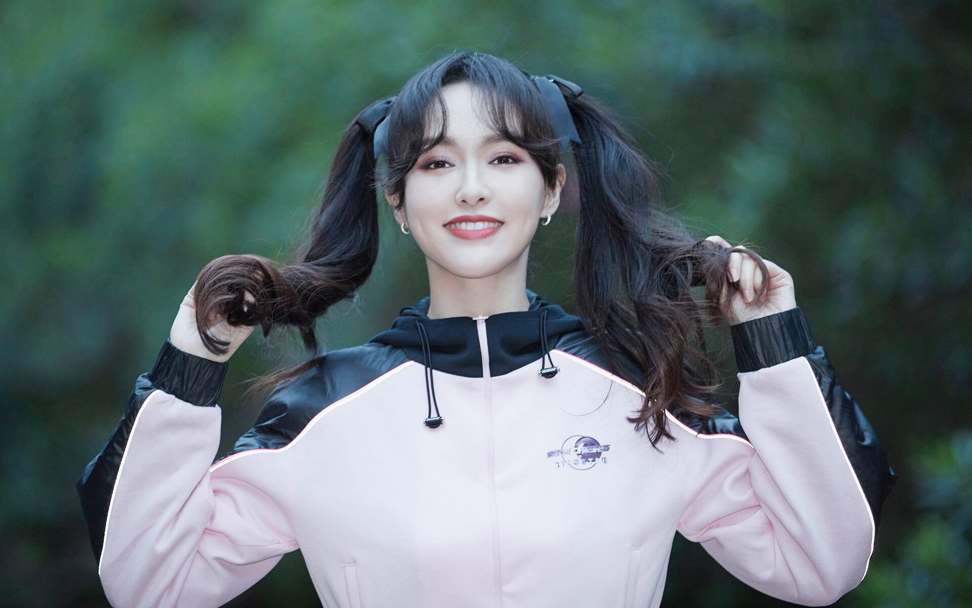 橙色的黄昏,当厄瓜多尔撕碎郁金香,登贝莱用默契写下唯一答案